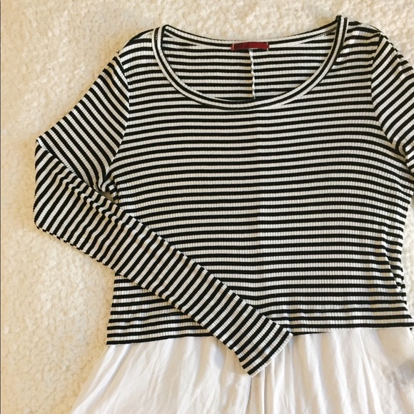 BKE Red B/W Striped Top - Picture 4 of 9
